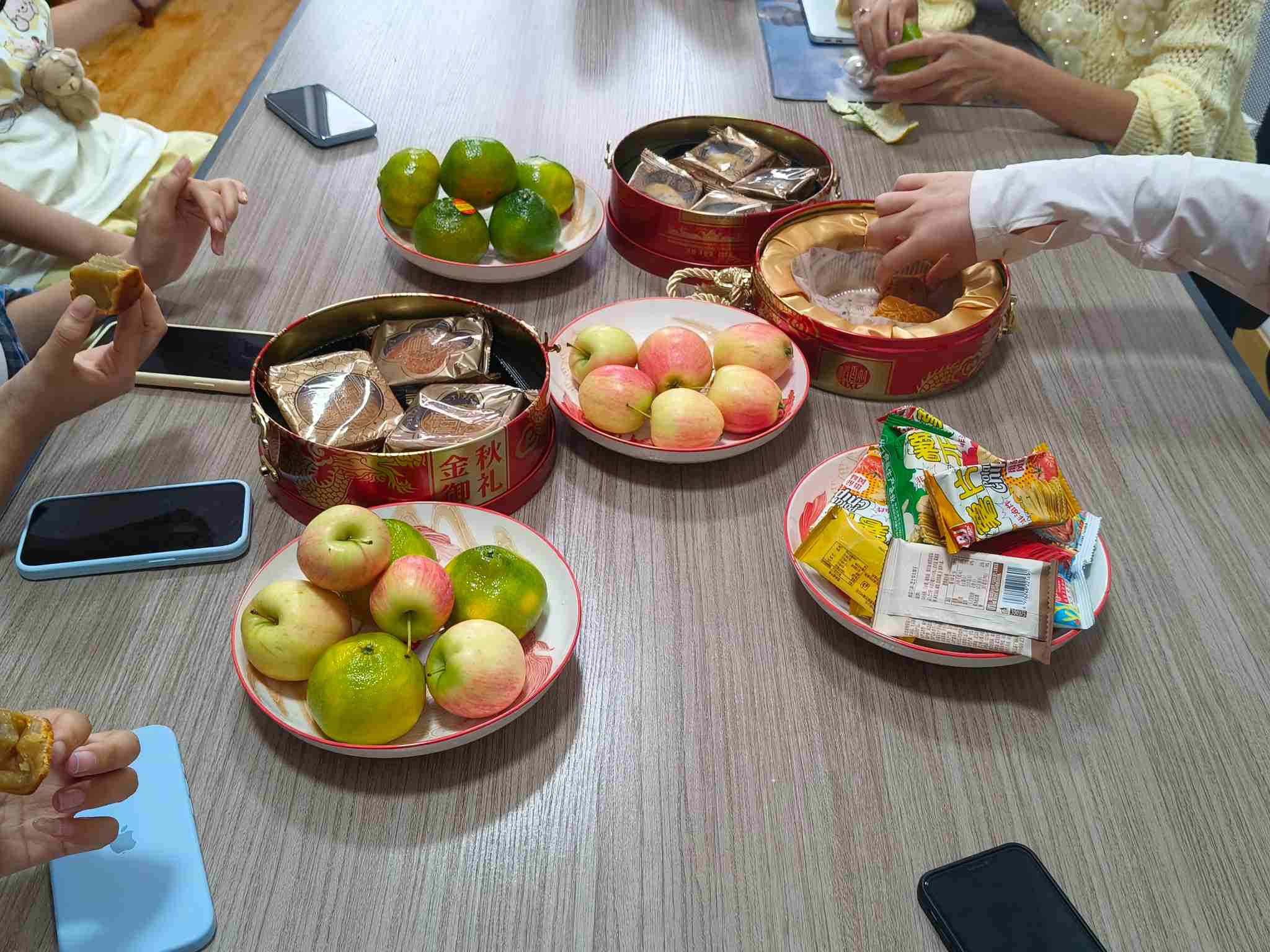 Zemeijia drží teplý odpolední čaj