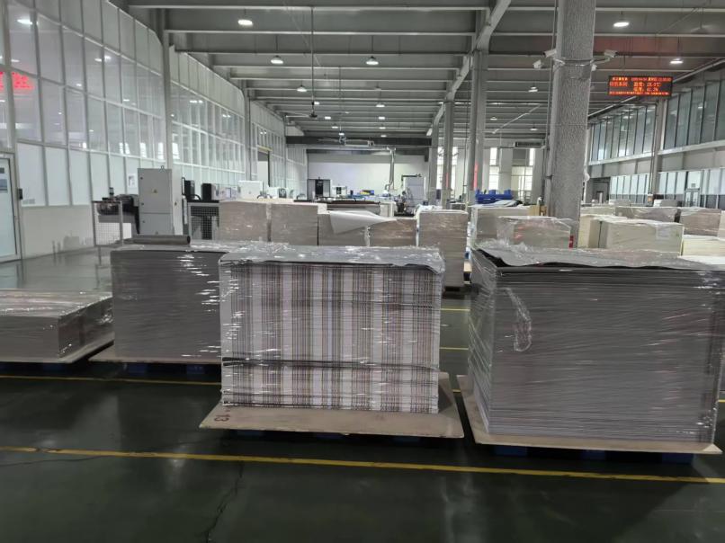 Posílení našich standardů kontroly kvality pro globální papírové obaly