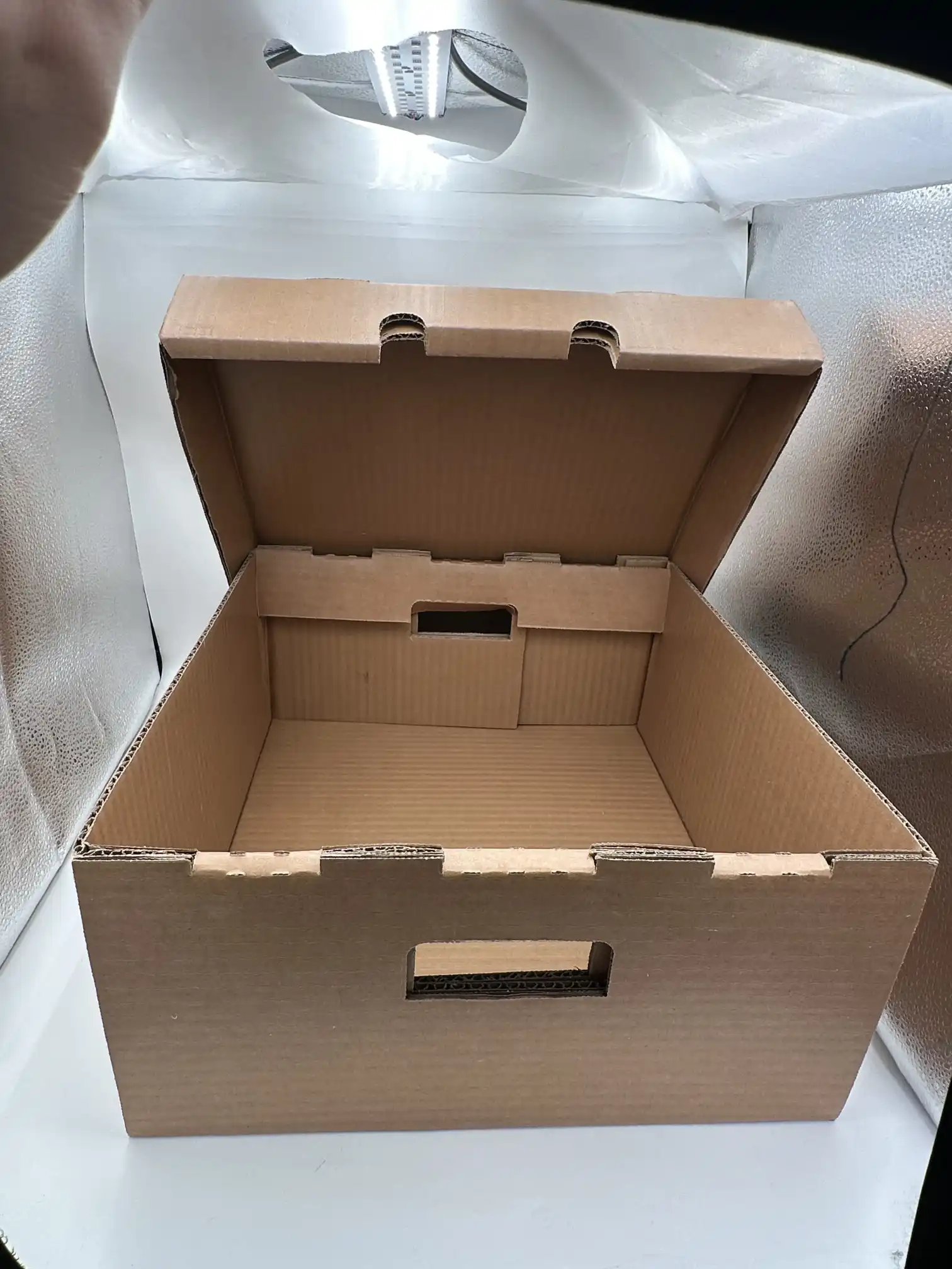 Velká voskovaná vlnitá krabice